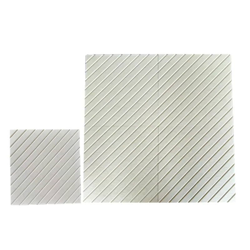 Pannello acustico in feltro PET beige con scanalatura a V